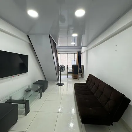 Apartamento Edificio Frente A La Playa En Cartagena, Marbella